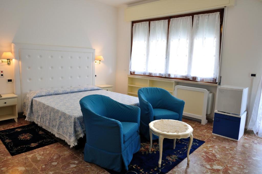 Hotel Tirreno Forte dei Marmi Ruang foto