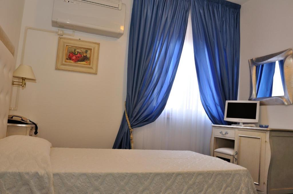 Hotel Tirreno Forte dei Marmi Bagian luar foto