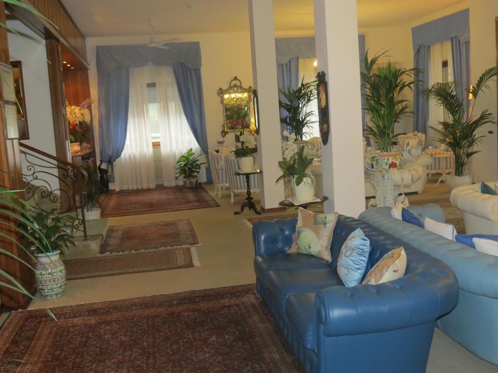 Hotel Tirreno Forte dei Marmi Bagian luar foto