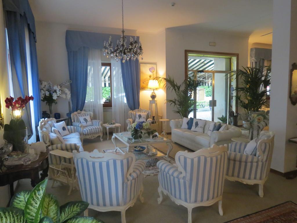 Hotel Tirreno Forte dei Marmi Bagian luar foto