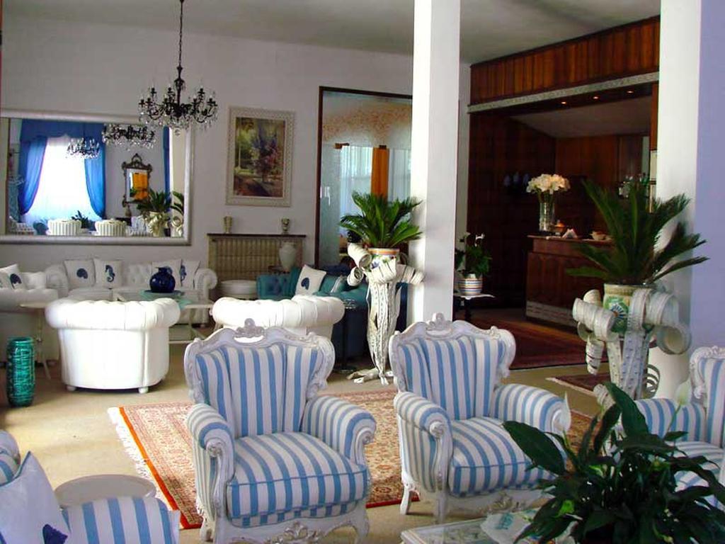 Hotel Tirreno Forte dei Marmi Bagian luar foto