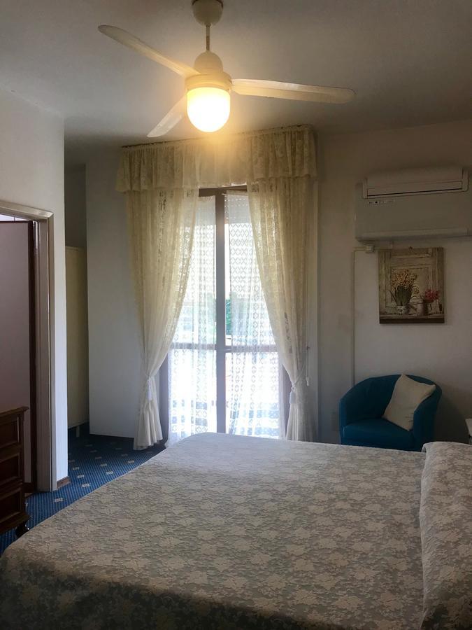 Hotel Tirreno Forte dei Marmi Bagian luar foto