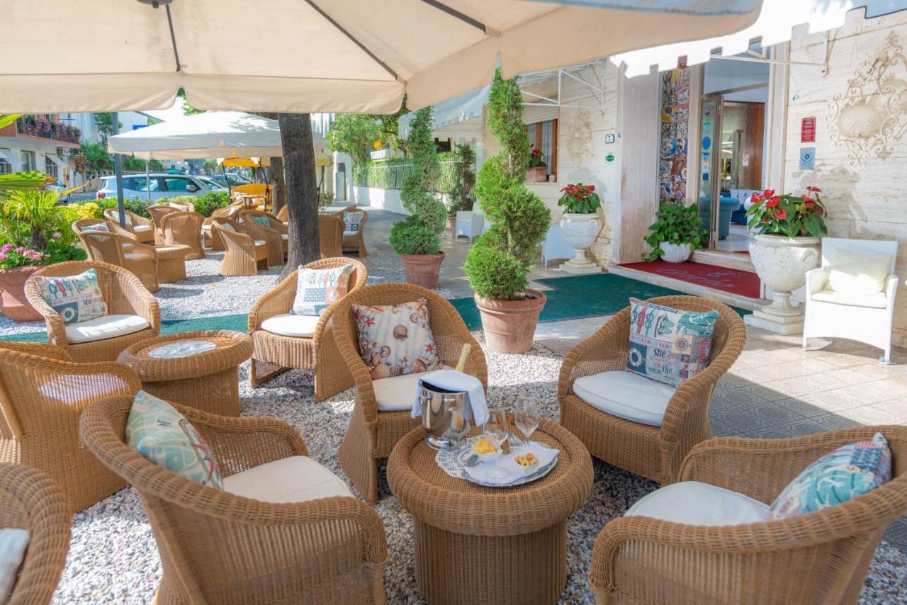 Hotel Tirreno Forte dei Marmi Bagian luar foto